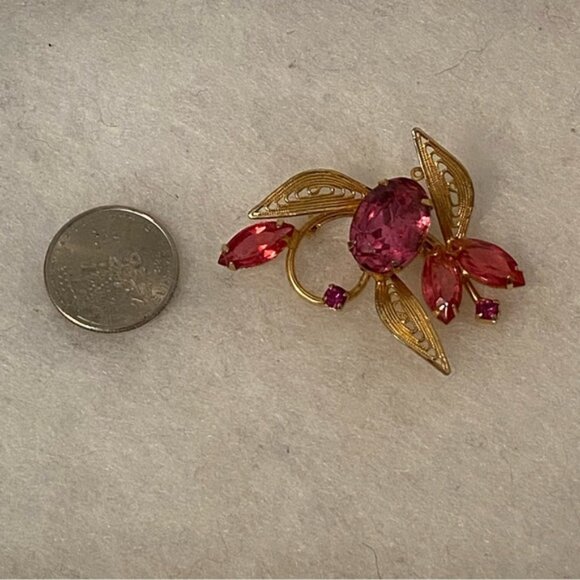VINTAGE BROOCH PIN GOLD TONE FILIGREE PINK FACETED STONES GLASS FLOWER - Picture 4 of 9
